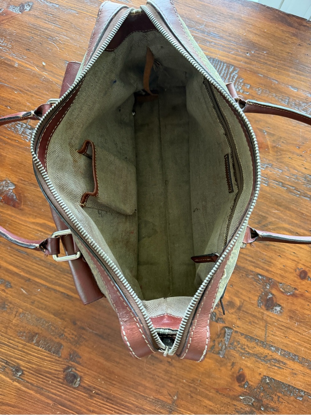 Vintage Dooney & Bourke hand bag, green DB logo pattern with brown leather - Picture 4 of 9